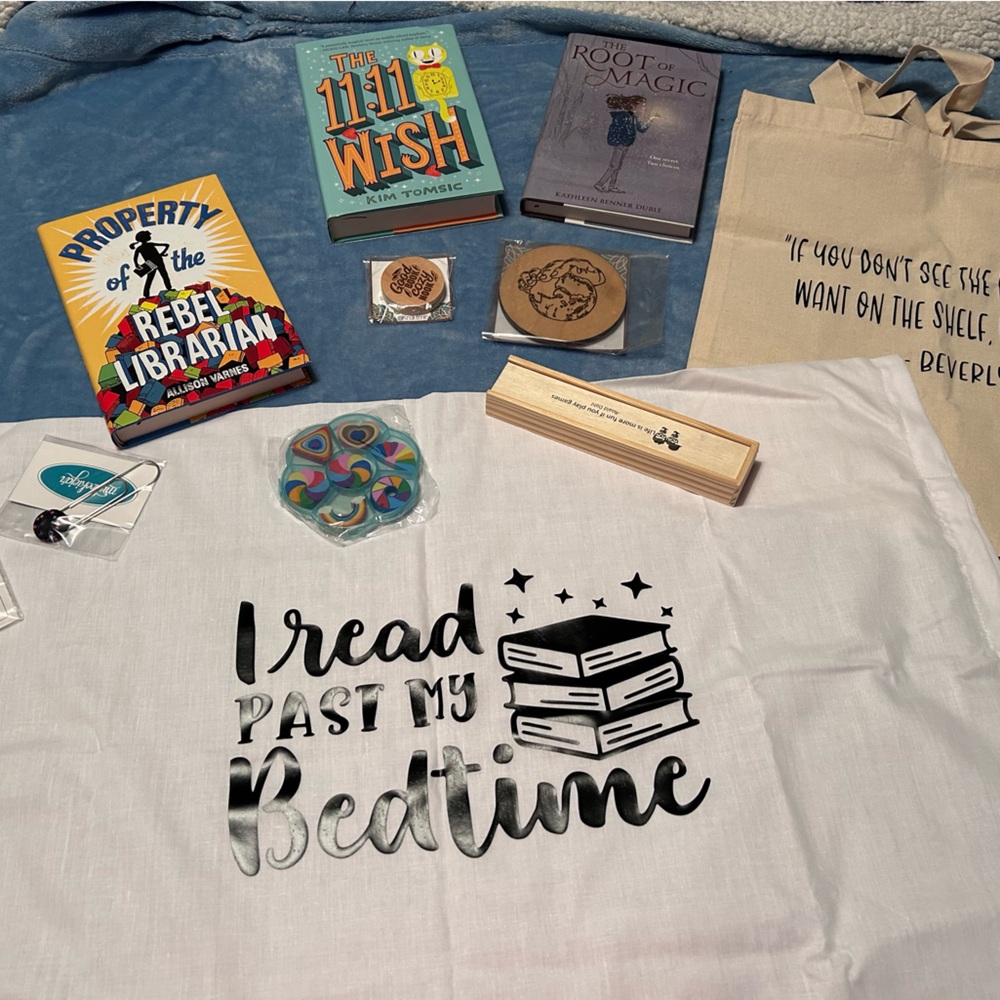 Book Lover's Tote and Accessories Set